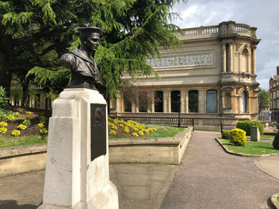 Douglas Morris Harris Statue and Art Gallery